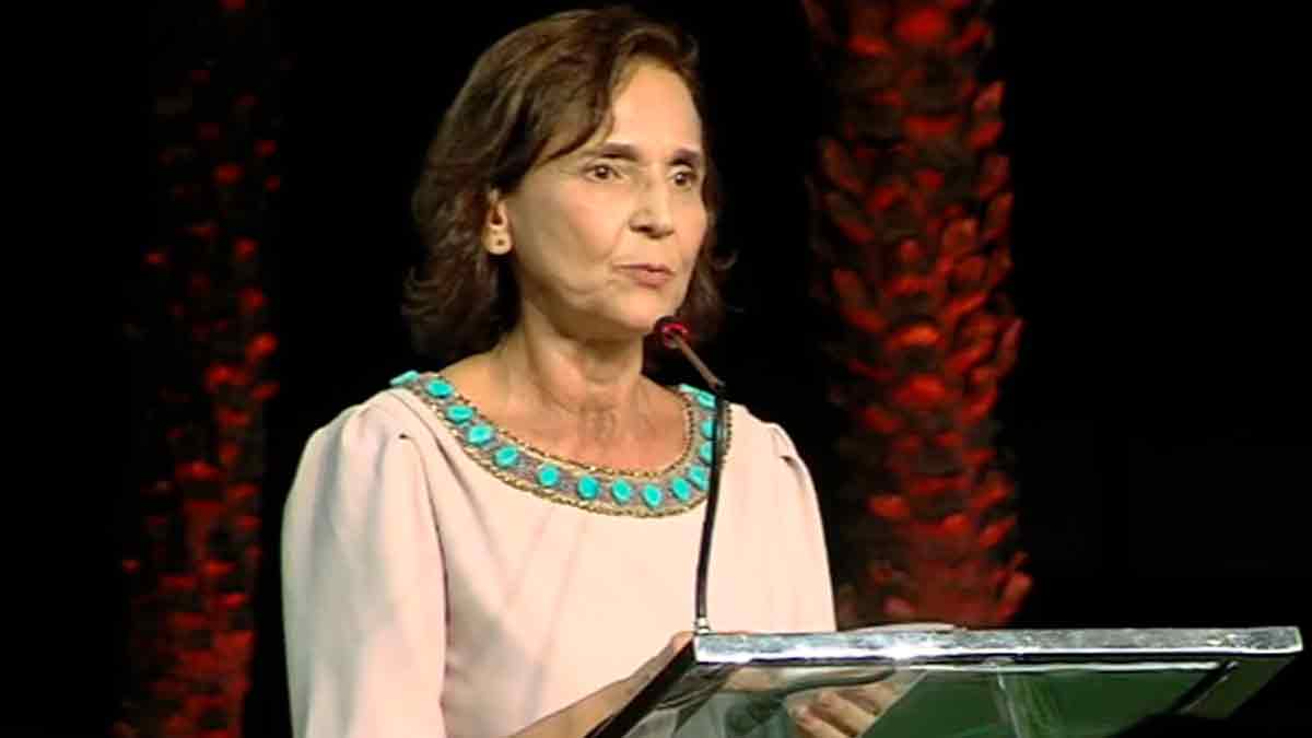 izolda cela assume como primeira mulher governadora do ceara