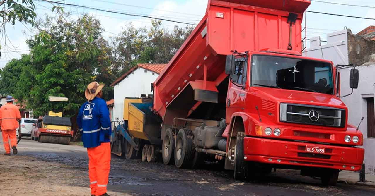 tem inicio pavimentacao asfalta em diversas ruas da sede e distri