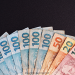 Lei Orçamentária de 2023 prevê salário mínimo de R$ 1.302