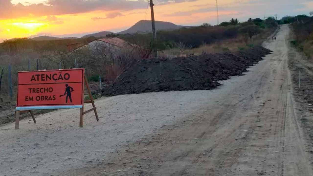 Tem início as obras de pavimentação asfáltica da estrada que liga Palmatória à sede de Itapiúna