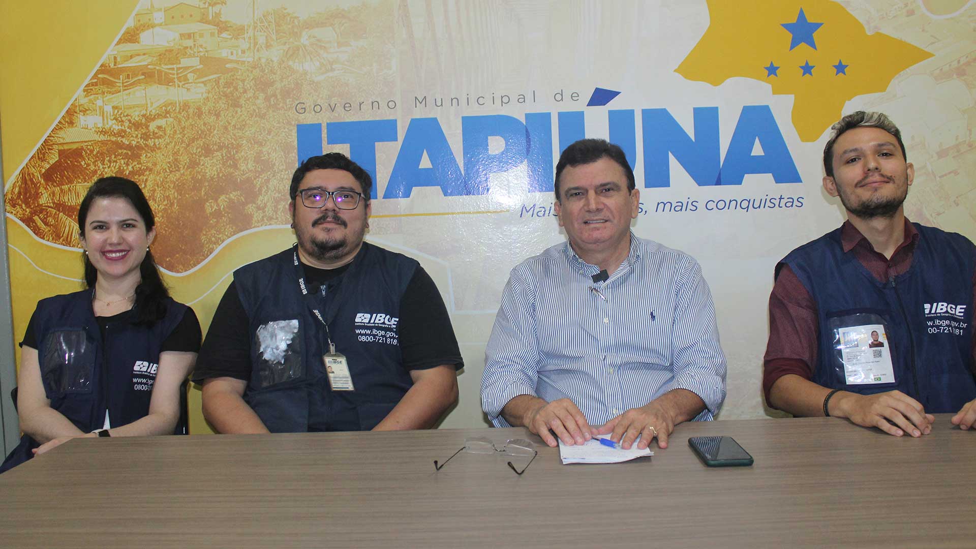prefeito de itapiúna participa de reunião com representantes do ibge