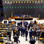 câmara dos deputados aprovou em 1° turno o texto base da pec para bancar despesas com o bolsa família, o auxílio gás e a farmácia popular