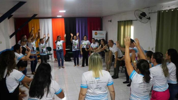 educadores da ong ceacri discutem estrategias inovadoras para o bem estar das criancas adolescentes e jovensg