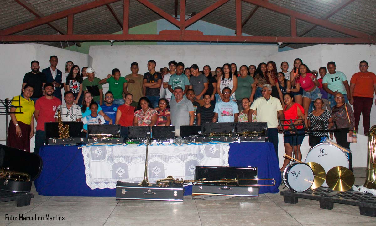 itapiúna realiza aula inaugural da banda de música formada por alunos da escola demócrito rocha
