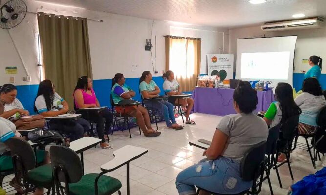 centro de apoio a crianca realiza encontro para discutir sobre a campanha crianca e pra ser cuidada e acoes em apoio a criancas e jovens2