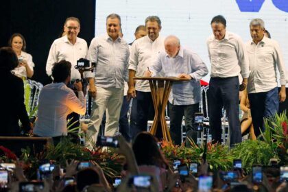 governo federal lançou o pacto nacional pela retomada de obras da educação básica