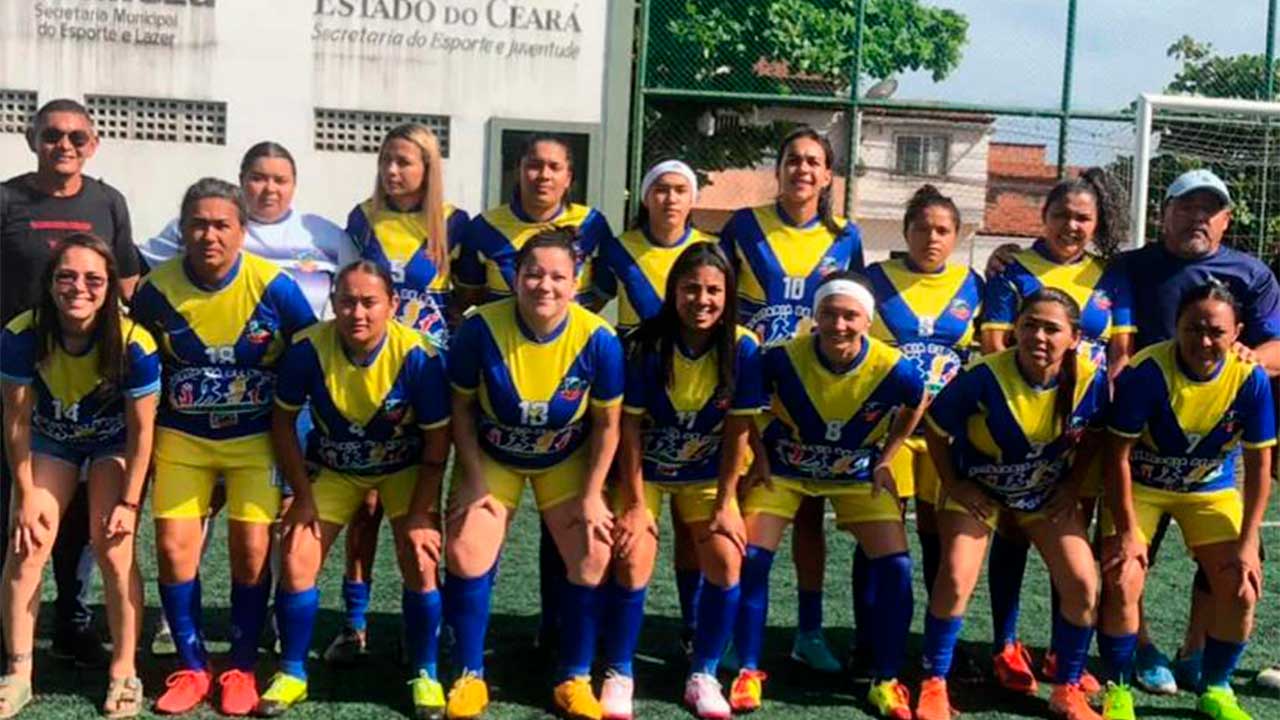 time de futebol feminino santo onofre fc representa itapiúna na taça das favelas 2023
