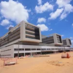 Construção do Hospital Universitário do Ceará está na reta final e disponibilizará à rede estadual mais 680 leitos