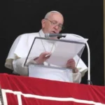 Enfrentar o escândalo da pobreza com o amor, a caridade e a partilha do pão, indica Papa Francisco