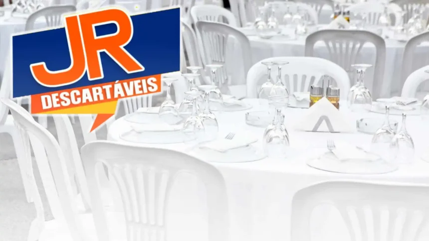 Você pode comprar ou alugar mesas e cadeiras na Loja J.R. Descartáveis em Itapiúna