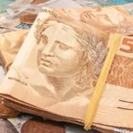Assinado o decreto que reajusta salário mínimo para R$ 1.412