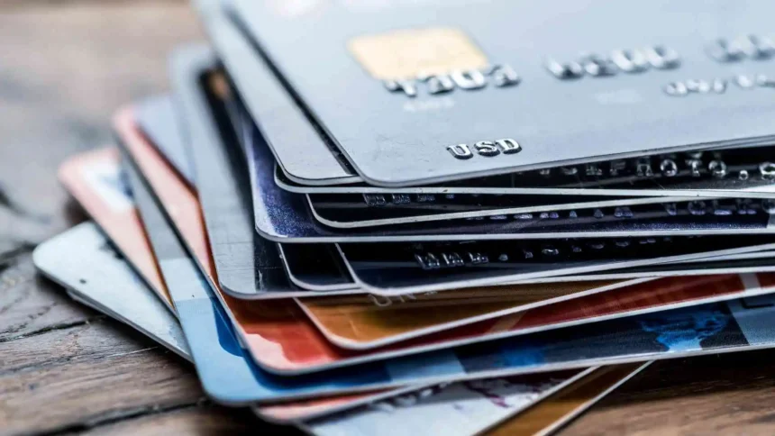 Cartões de crédito: novo limite de juros em janeiro