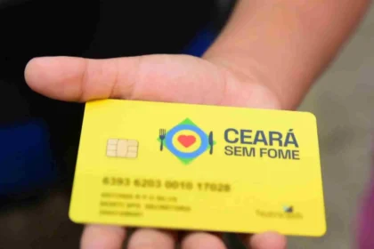 Entrega de cartões Ceará Sem Fome remanescentes em Fortaleza