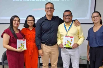 Representantes da ONG CEACRI participam do lançamento da cartilha 'Caminhos para Proteção Infantil' em Minas Gerais