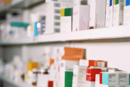 Nova resolução permite prescrição de medicamentos por farmacêuticos