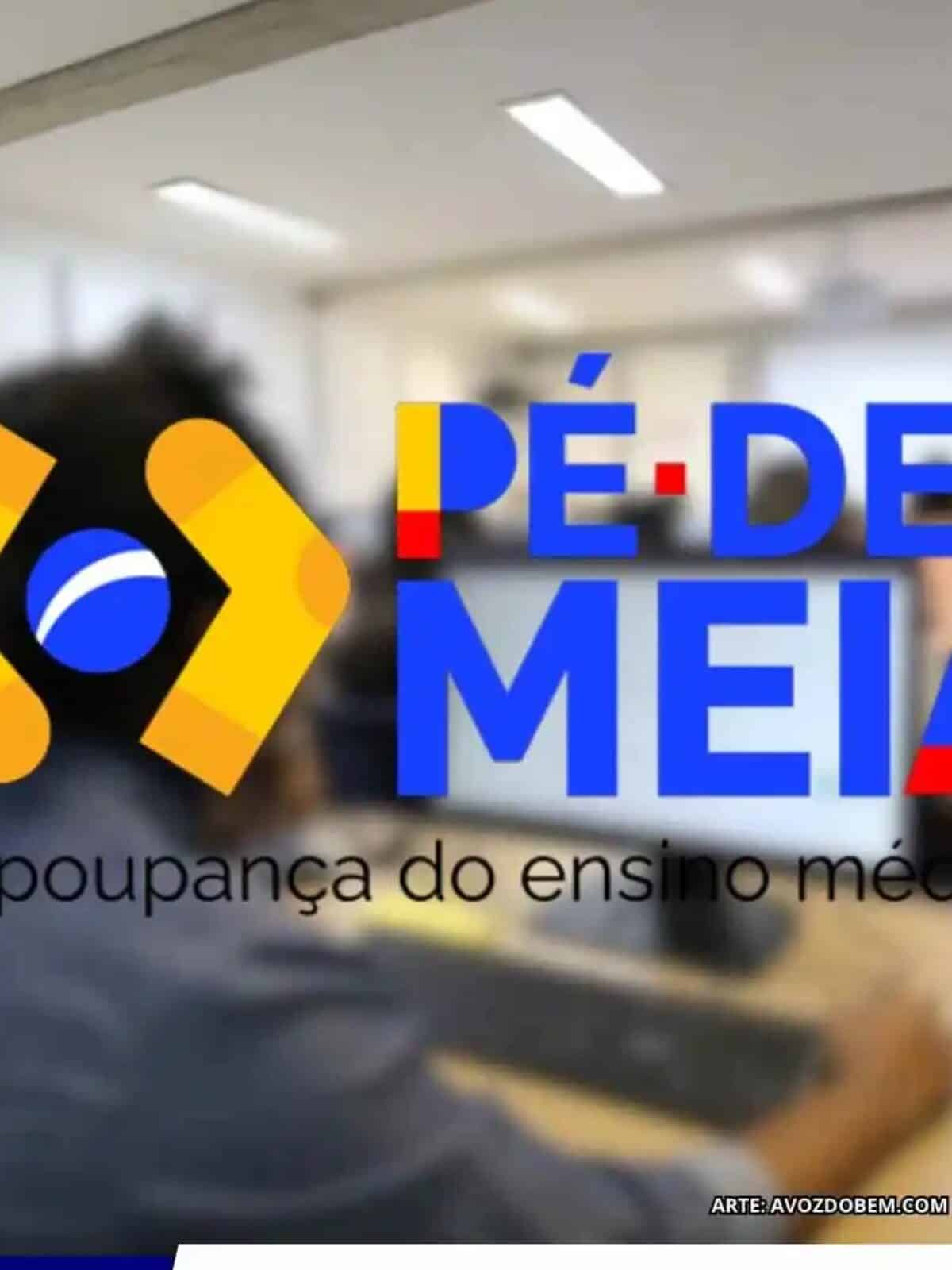 Imagem do programa Pé-de-Meia Licenciaturas em ambiente universitário, representando a oportunidade de inscrição para estudantes de cursos presenciais de licenciatura.