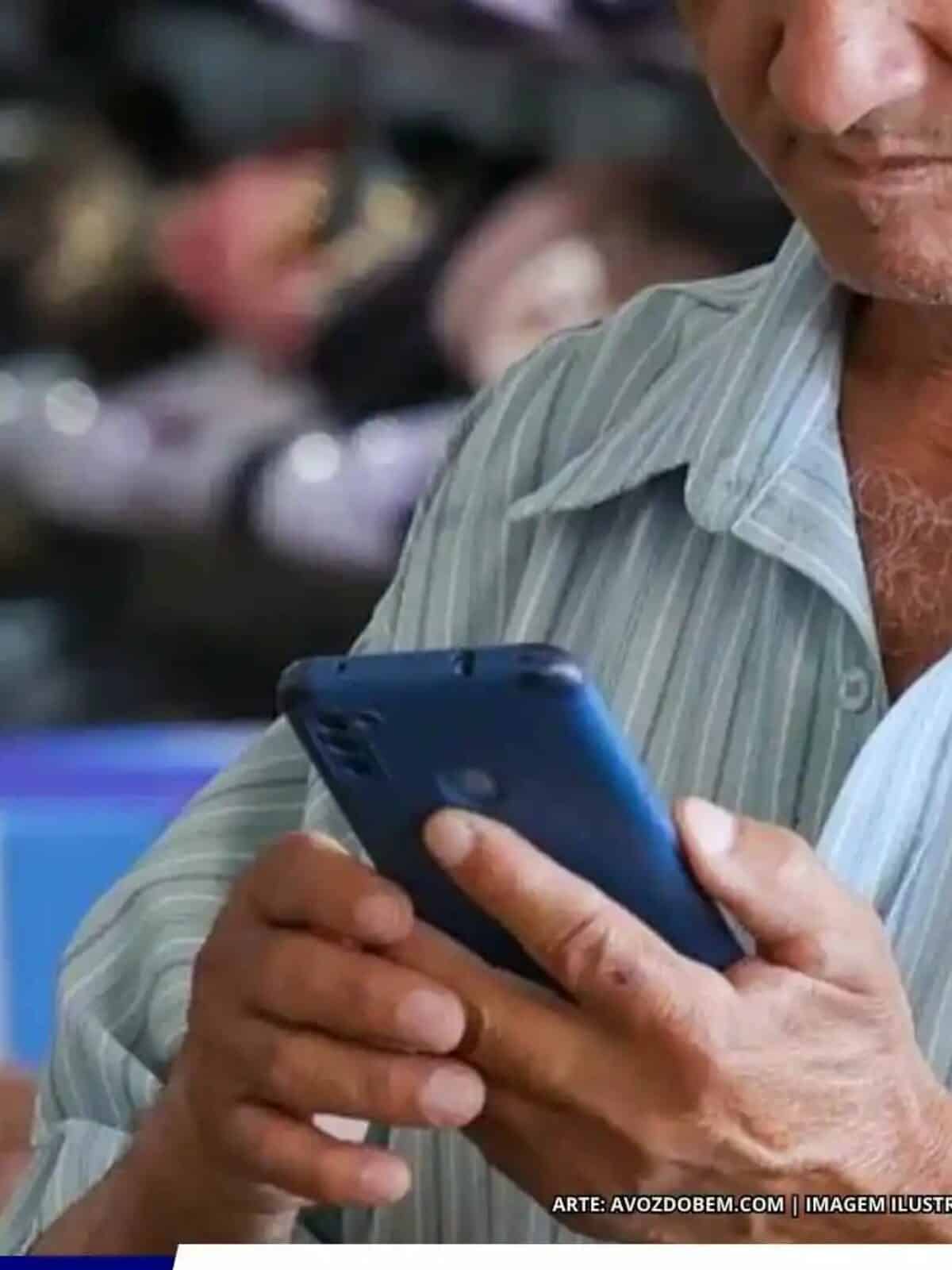 Pessoa utilizando celular, representando as plataformas de apostas esportivas e jogos online, conhecidas como bets, que foram proibidas no Brasil por medida provisória.